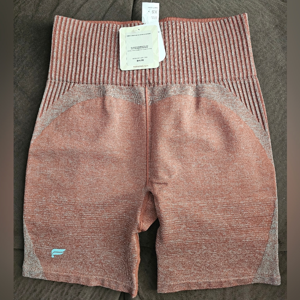 Fabletics Ombre Seamless Ultra-High-Waisted 6" Short